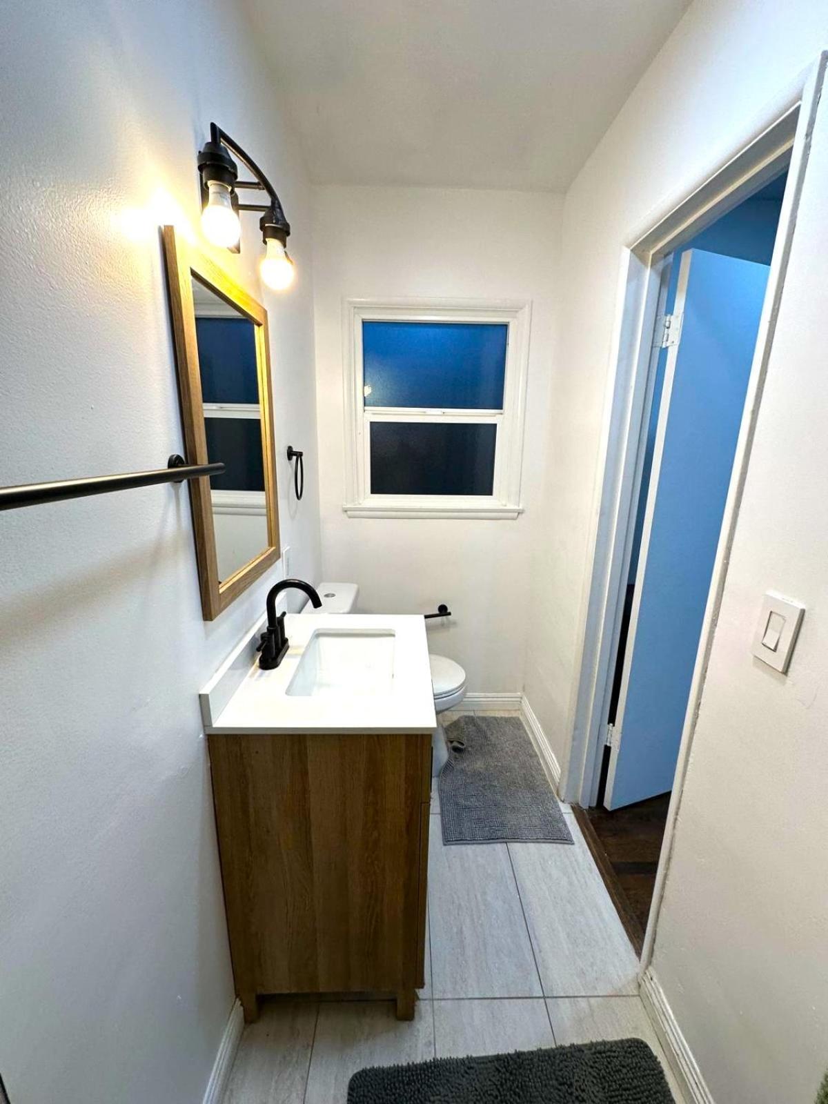 Cozy 3br With Pool, Yard, Garage, And 80 Inch Tv! Ferienhaus Los Angeles