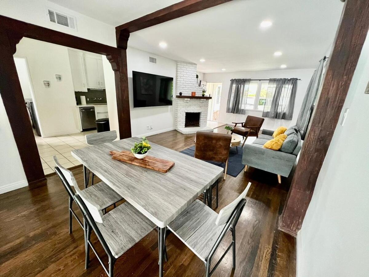 Cozy 3br With Pool, Yard, Garage, And 80 Inch Tv! Ferienhaus Los Angeles